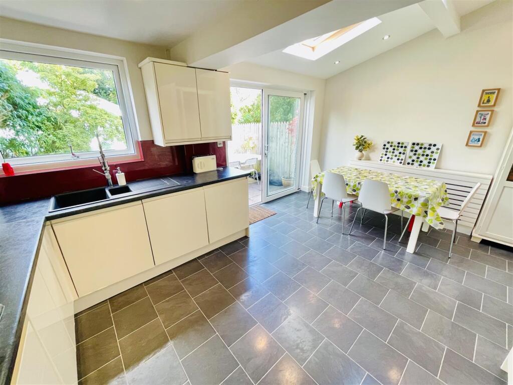 Kitchen/Dining Room