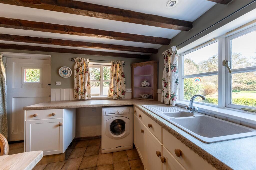 Laburnum Cottage-003.jpg