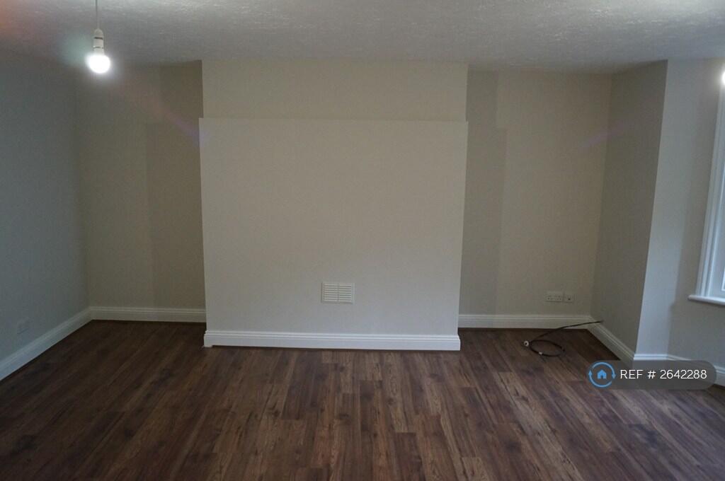 Sitting Room Photo 4