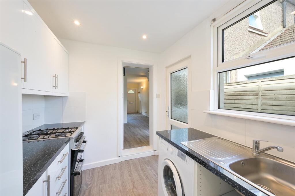 BEACONSFIELD PLACE  (8).jpg