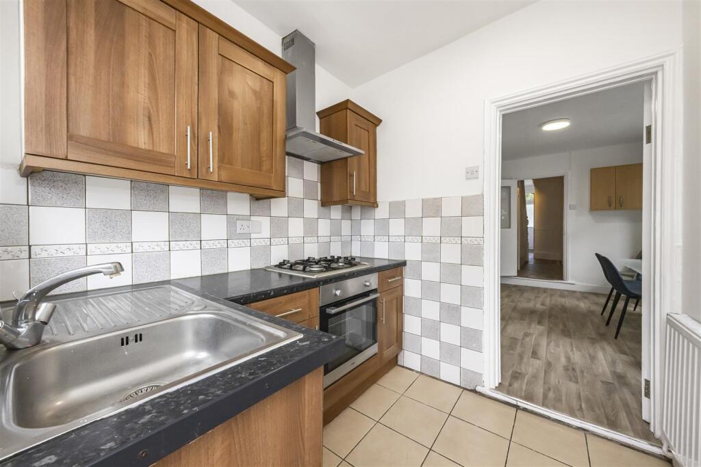 5 Abbots Park Road -018.JPG