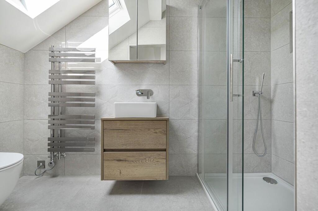Ensuite.jpeg