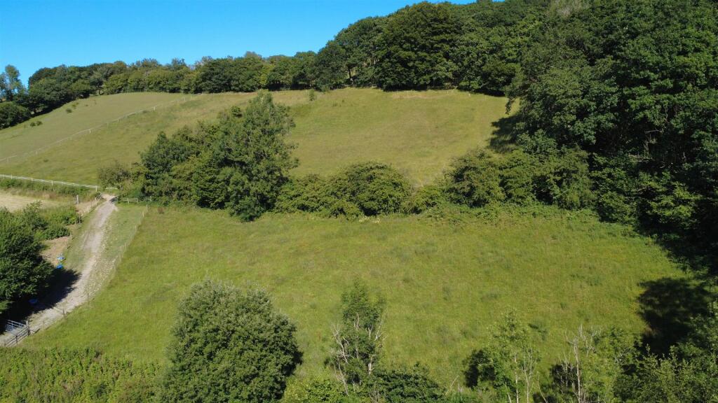 Maesyronnen land.jpg