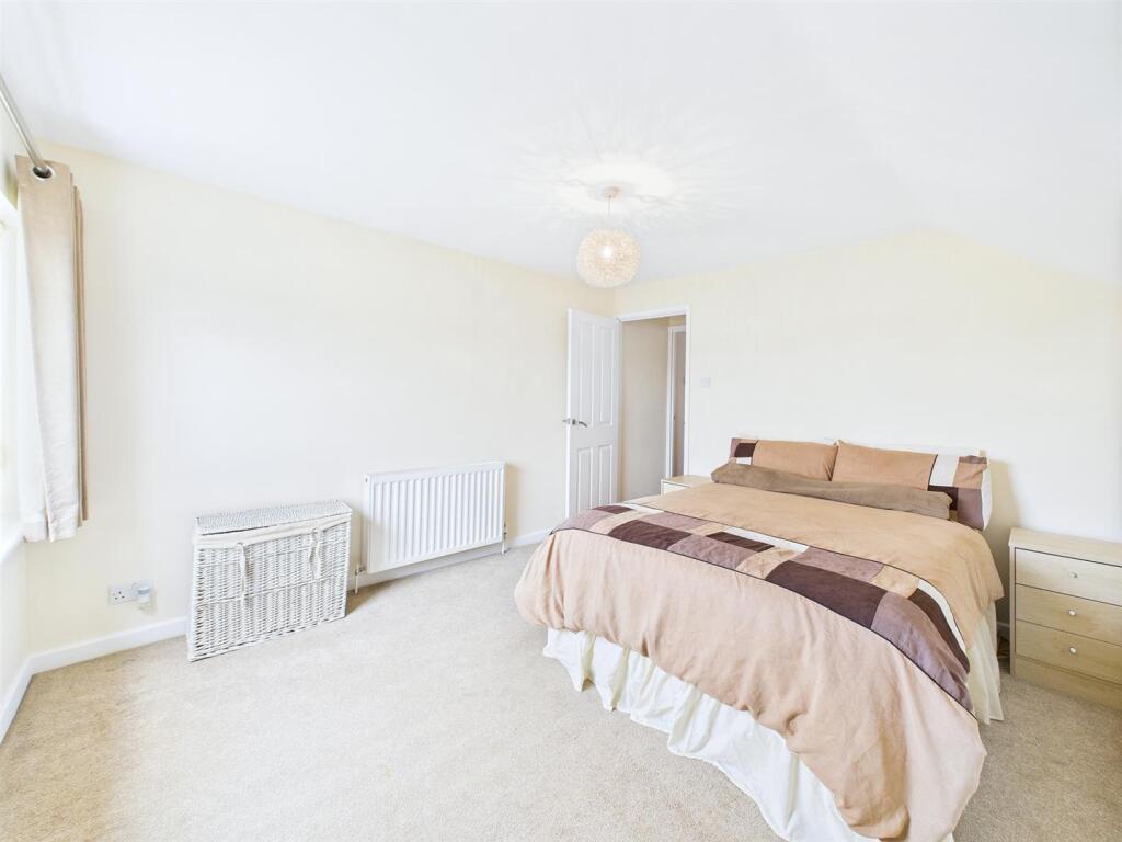 15 - Semi-detached House for Auction, Hengrove.jpg
