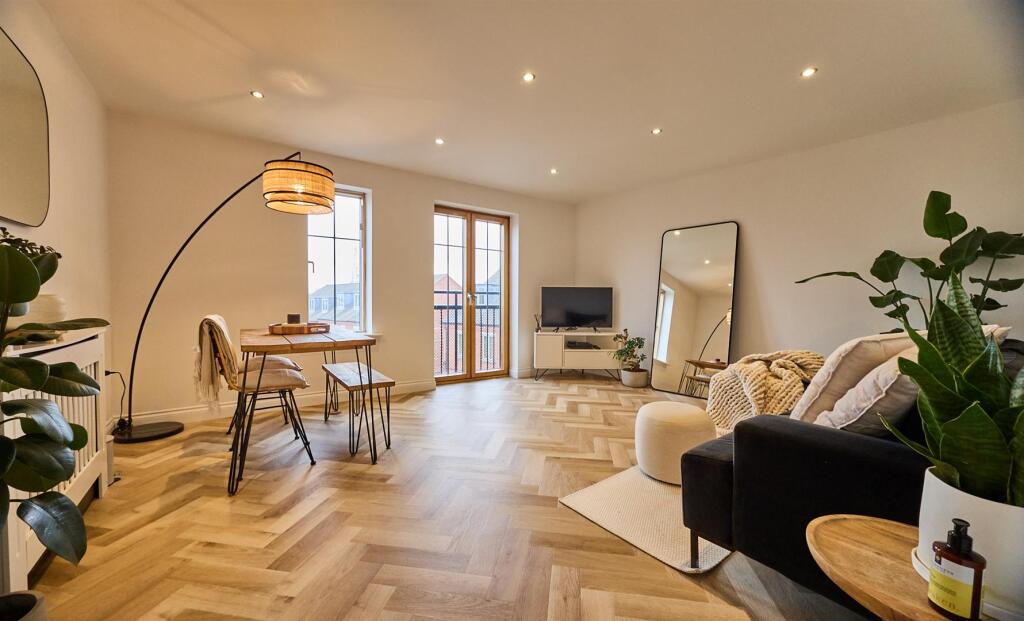 weavers court HK 5.jpg