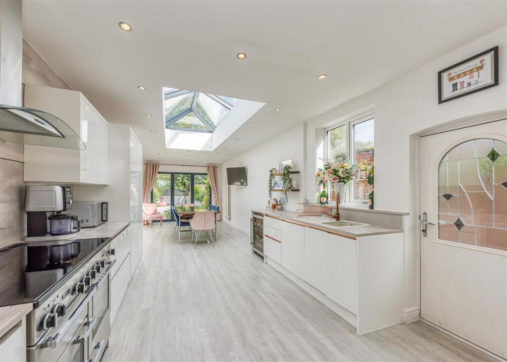 21 Zoar Street-Kitchen (4).jpg