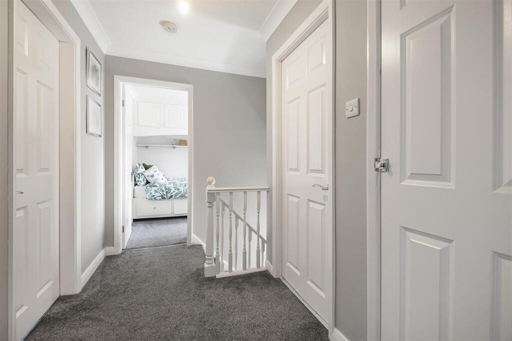 FIRST FLOOR LANDING