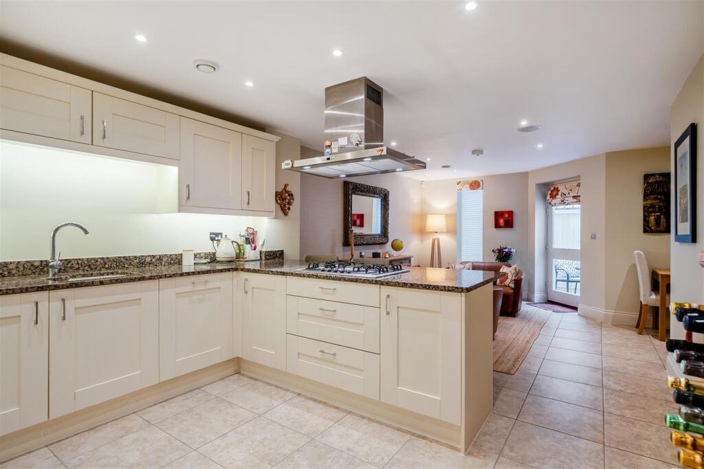 Kitchen II.jpg