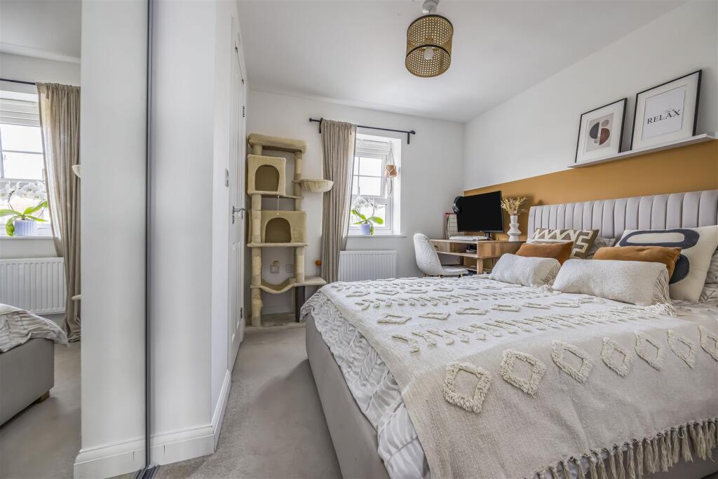 3 Mulberry Walk, Bedhampton-PorticoMarketing-SoldB