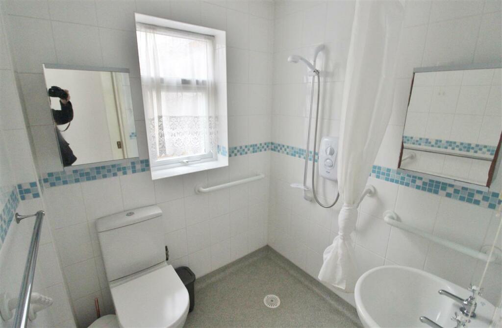 WET ROOM