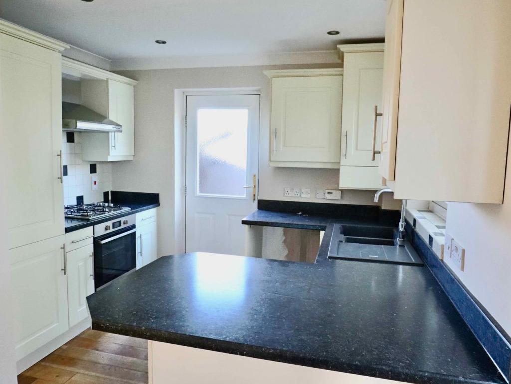 kitchen1.jpg