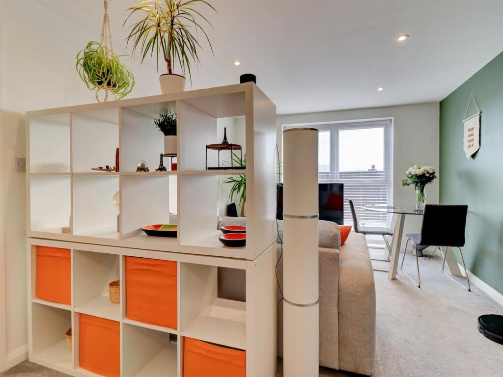 Living/Dining Area