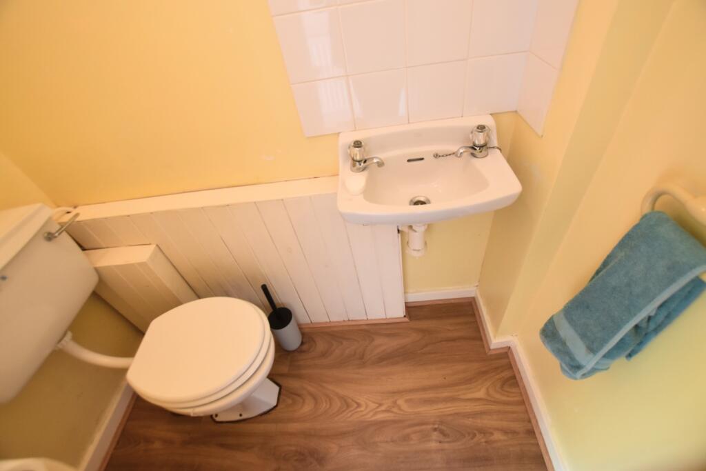 15 Buckingham Gate cloakroom