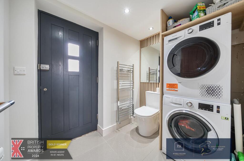 Downstairs Cloakroom.