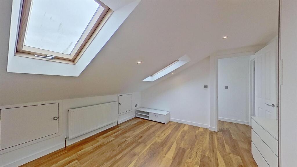 Deburgh-Road-Wimbledon-SW19-05062025_191106.jpg
