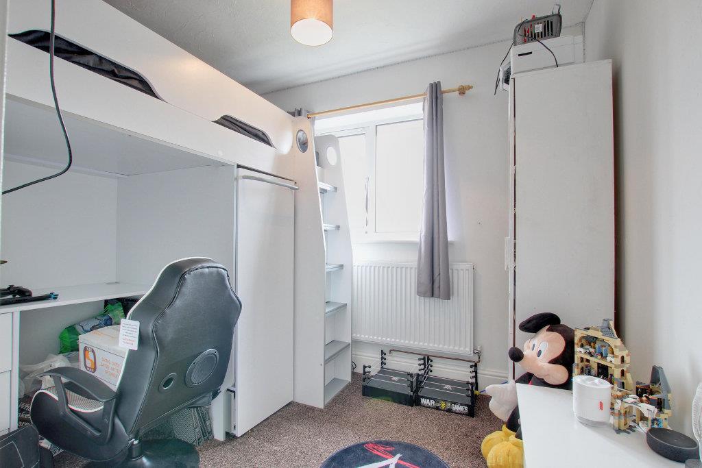 BEDROOM 2 (REAR)