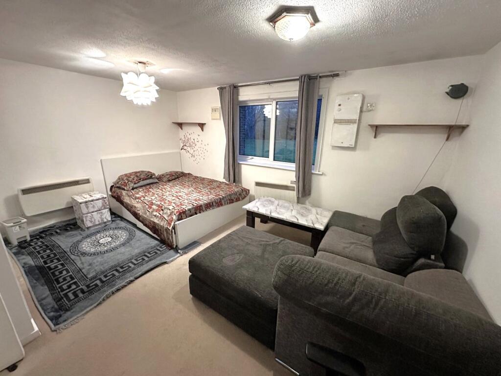 Lounge/ Bedroom