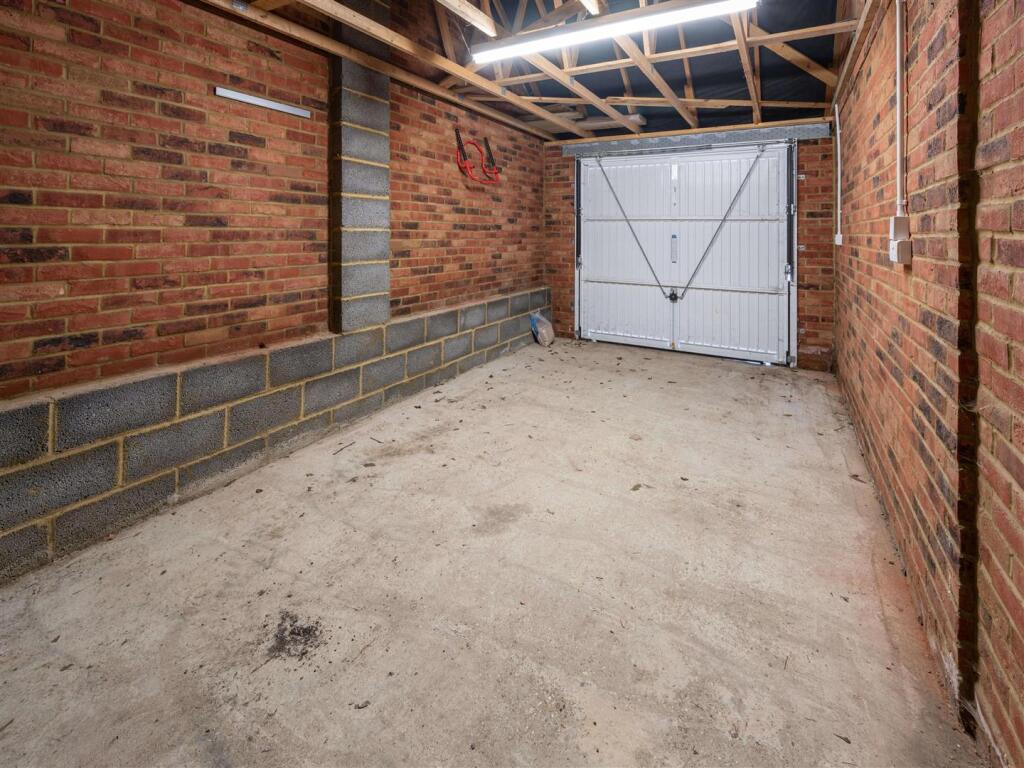 Single Garage