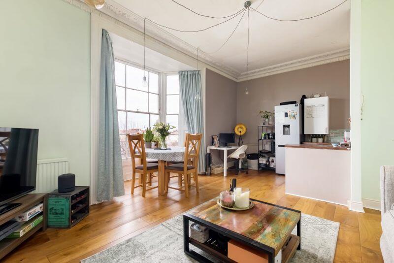 Kitchen/dining/living space