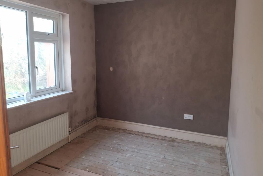 First Floor Flat, 18 Melmore Gardens, Cirencester, Gloucestershire, GL7 1NR