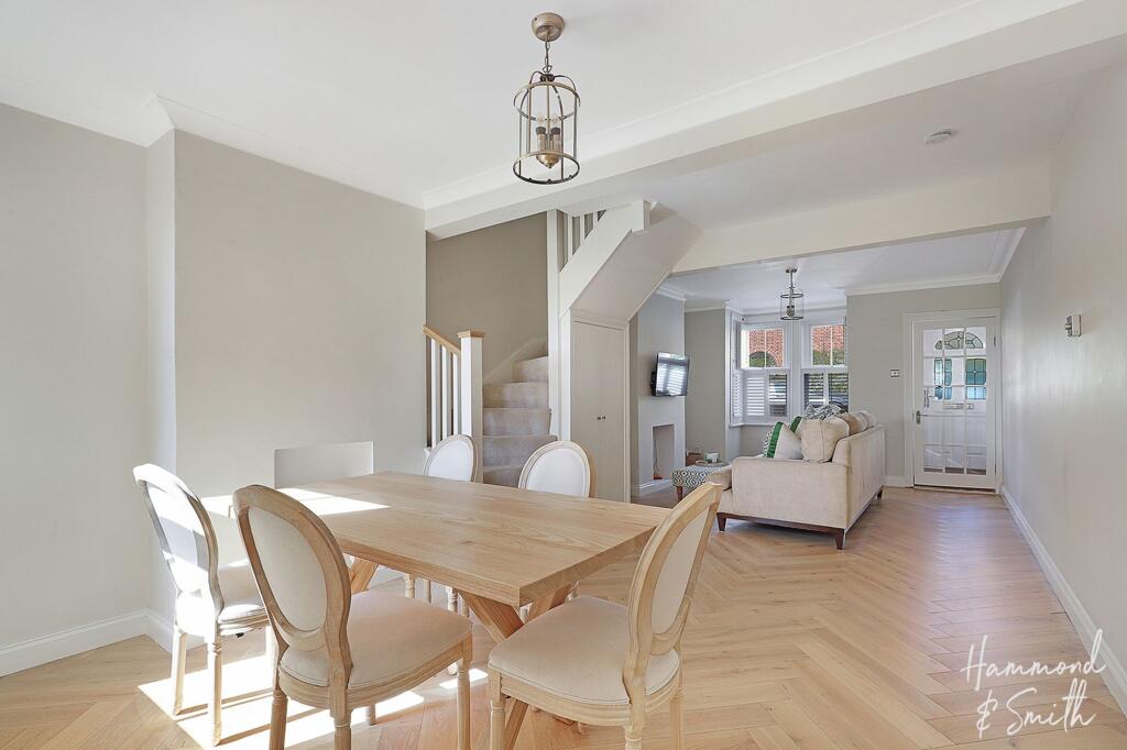 Lounge/ Dining Room