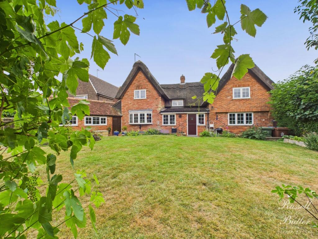 CAM01995G0-PR0326-STILL034