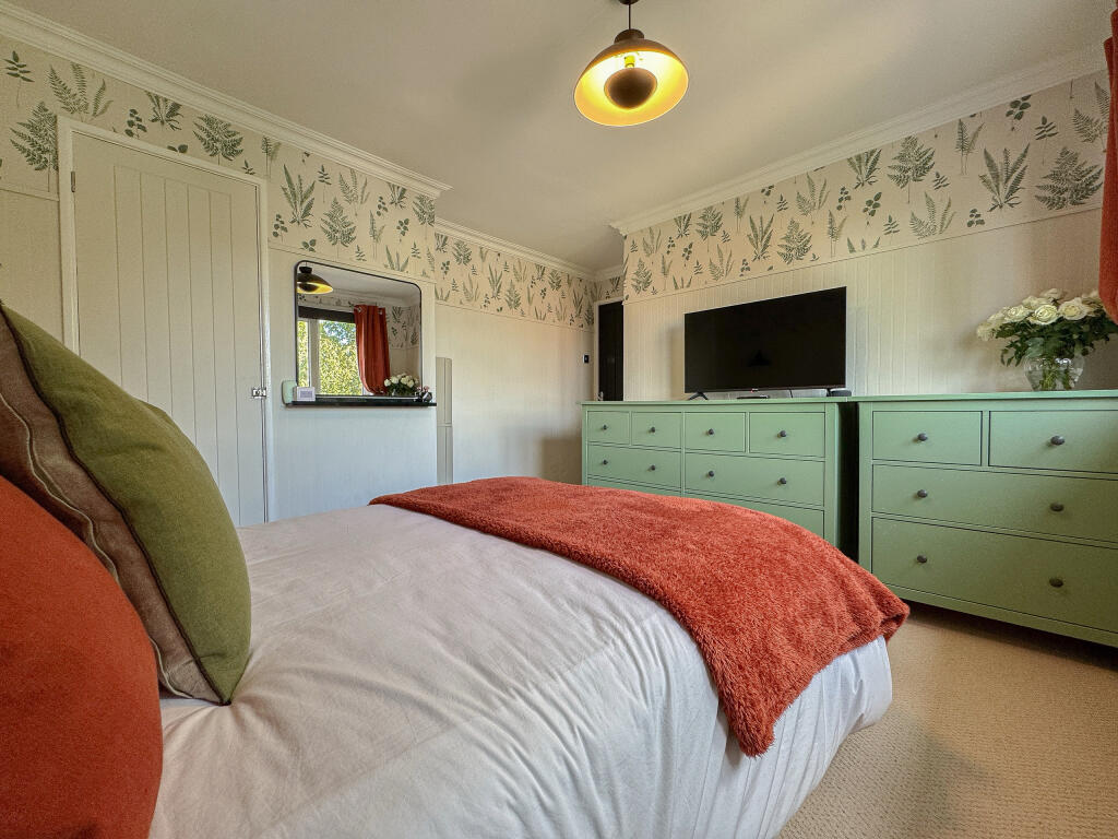 Bed 2 (2)