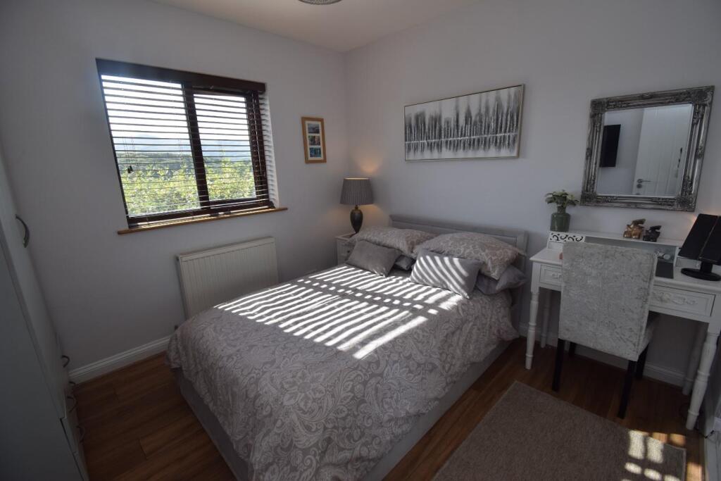 Bedroom 2.JPG