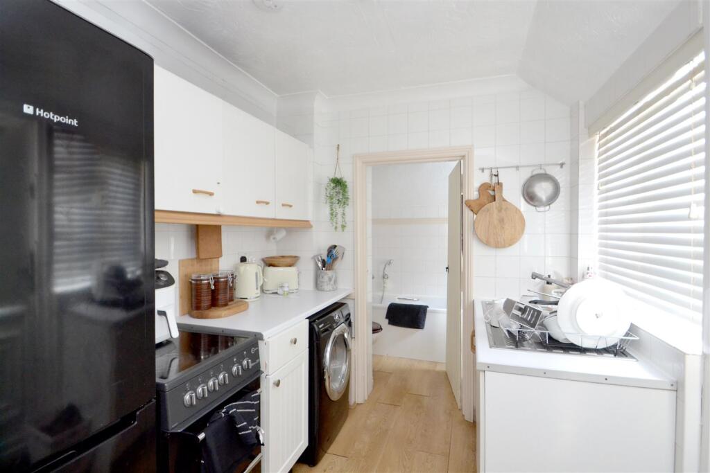 Kitchen.JPG