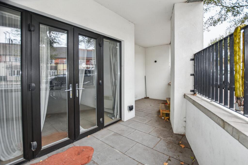 124 Blackwall Lane, Greenwich, London, SE10 0SP