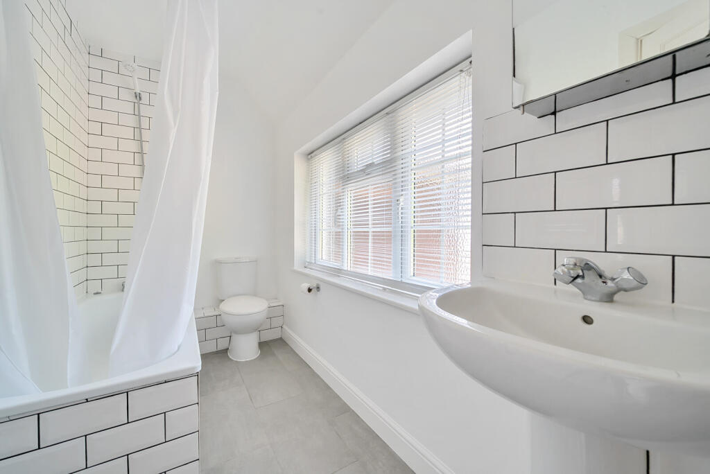 1316099-18-685930...