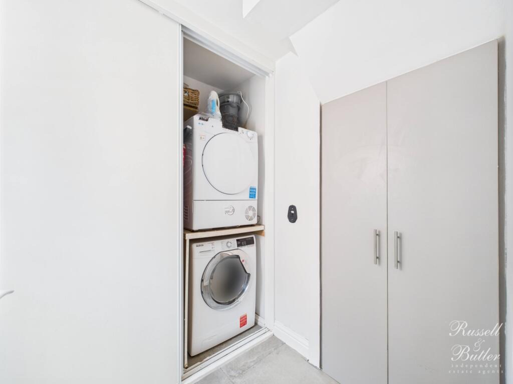 CAM01995G0-PR0322-STILL012