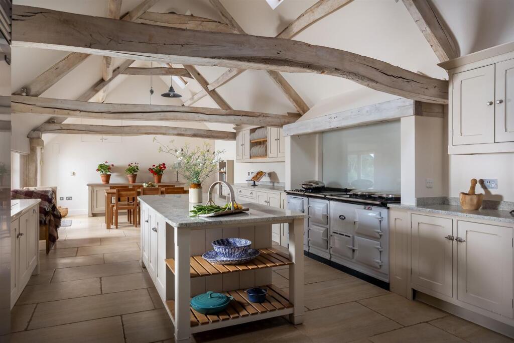 66 - High Barn - GL6 0QA - Web.jpg