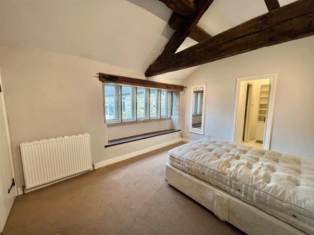 48 Wakefield Rd Master &amp; Ensuite.jpg