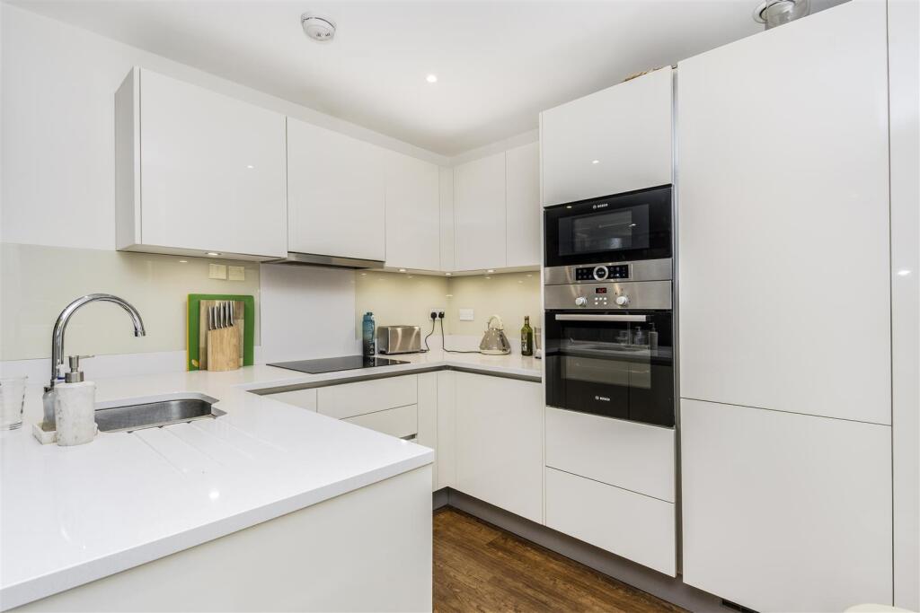 Davidson Frost-Wellings, DFW, Carnarvon Court, Sta