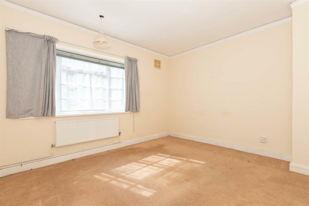2 Winchester Court_5.JPG