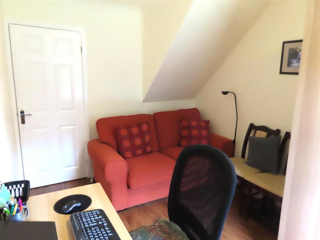 BEDROOM FIVE