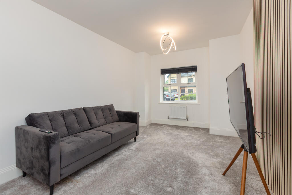 38 PARKSTONE DRIVE-16