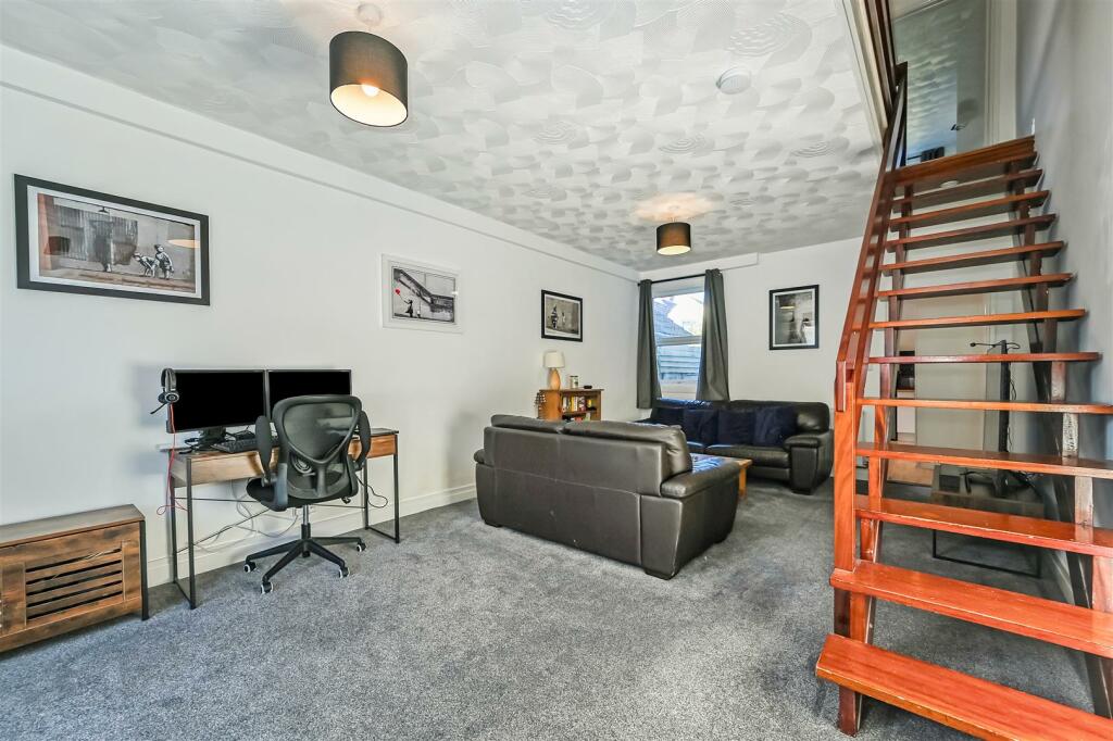 Sitting / Dining Room