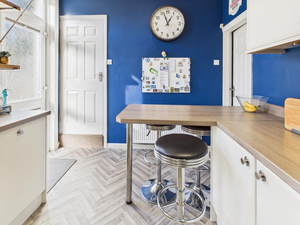 CAM04233G0-PR0038-STILL006