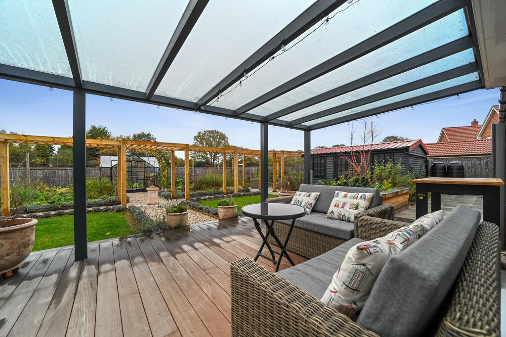 Tye Green garden ...