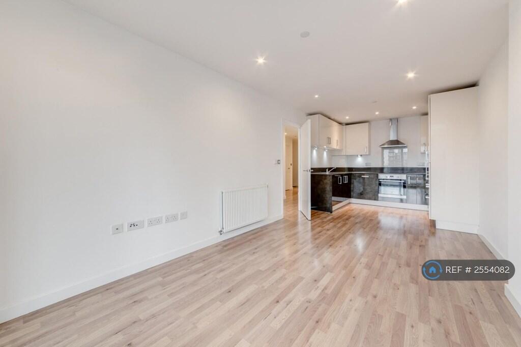 Living Room / Kitchen