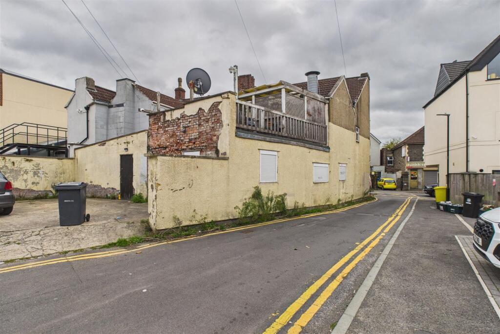 361 Two Mile Hill Road, Kingswood, Bristol BS15 1A