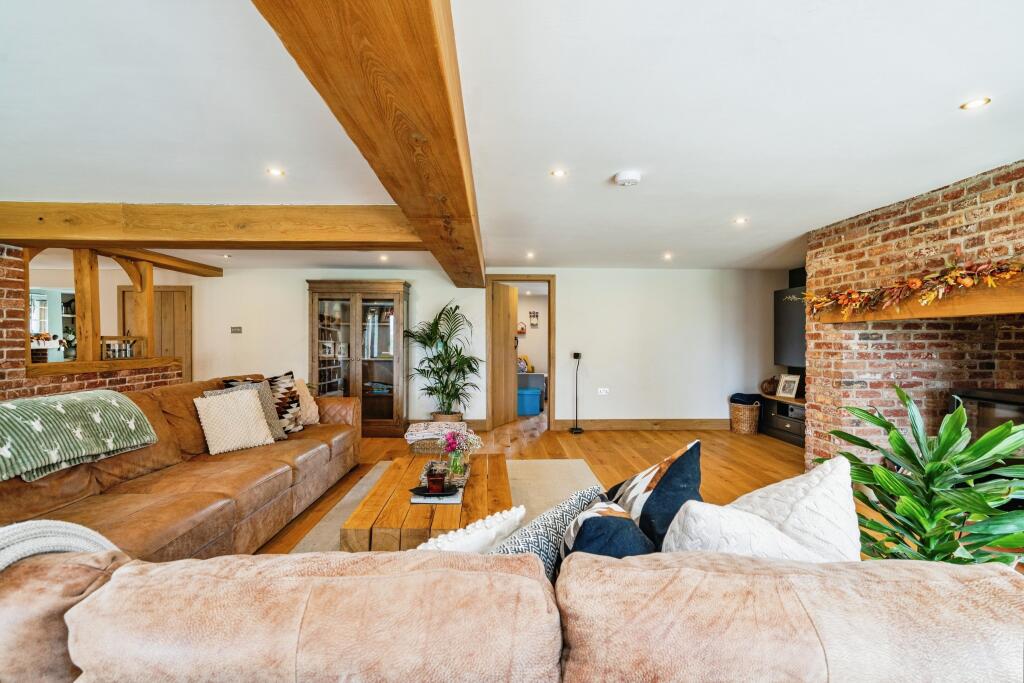 Lounge / Dining Room