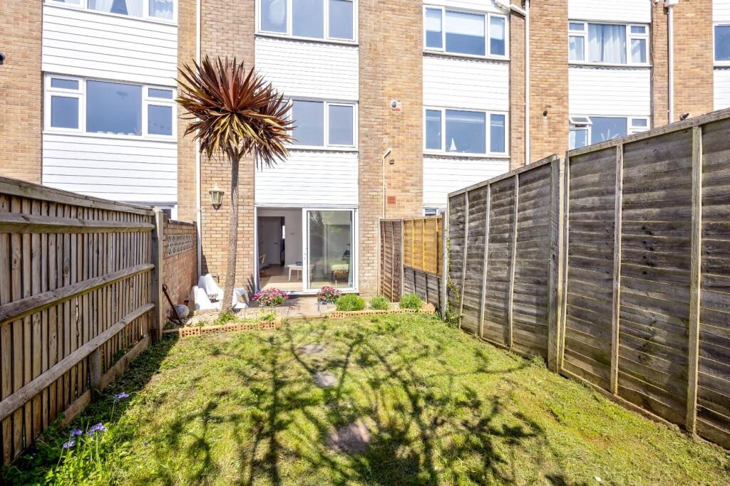 Harbour Way, 200-022.JPG