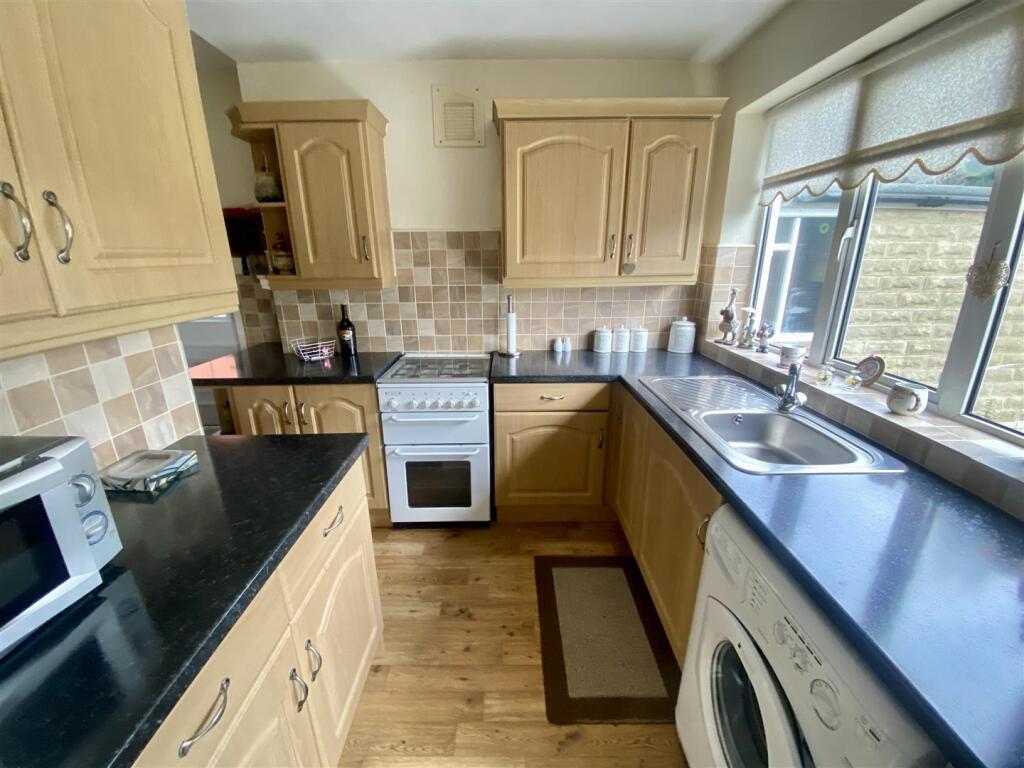 Bramleys Estate Agents - Glebe Gate - Thornhill (6