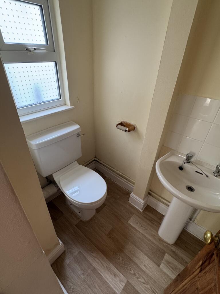 15 Orchard Gardens - cloak