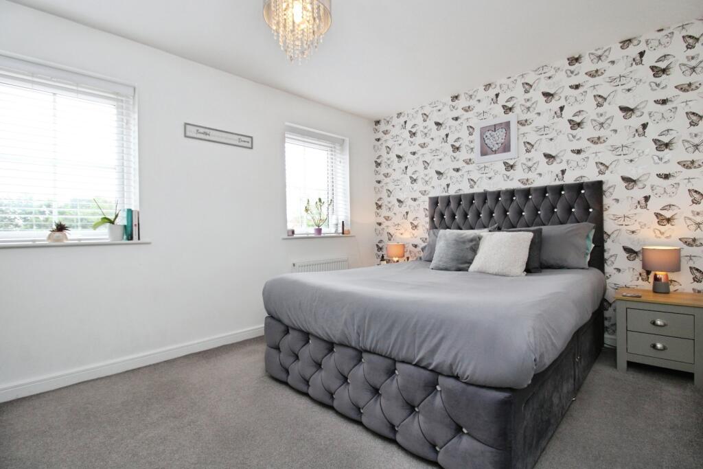 pbox-bedroom-332432.JPG