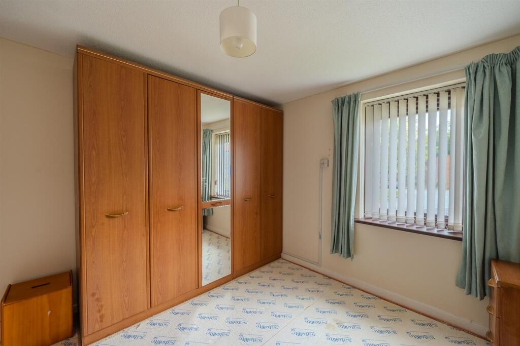 21 Aneurin Bevan Court-4.jpg