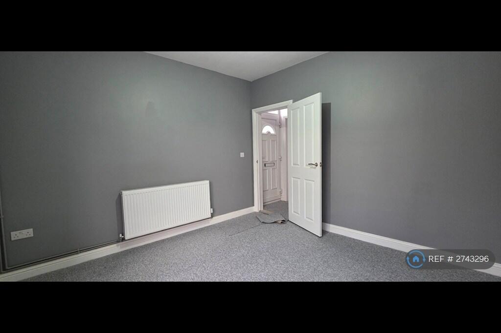 Entrance &amp; Living